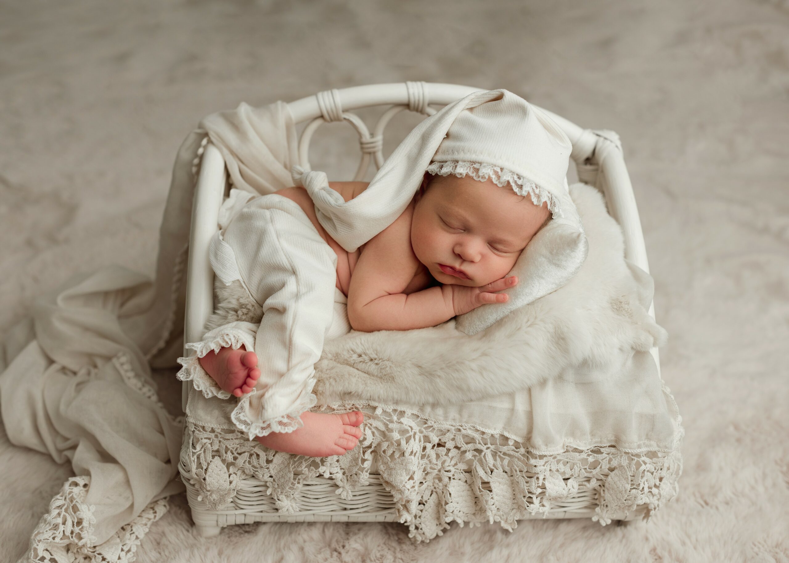 newborn photography nebraska, in home newborn session, baby photoshoot in lincoln, newborn photography in nebraska