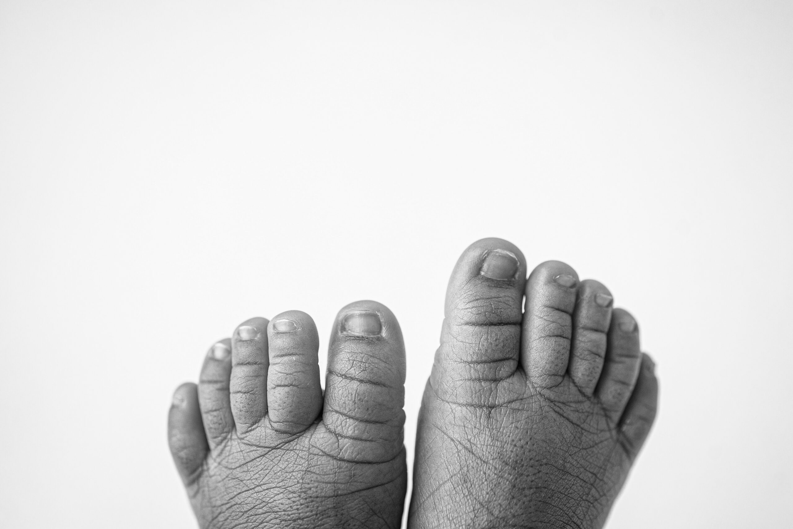 tiny baby details, newborn toes, fine art photography, studio photographer lincoln, lincoln nebraska photography