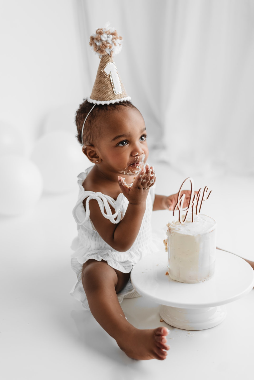 cake smash photographer lincoln, nebraska smash cake, smash cake first birthday, nebraska photography, family photographer in nebraska, lincoln nebraska photographer