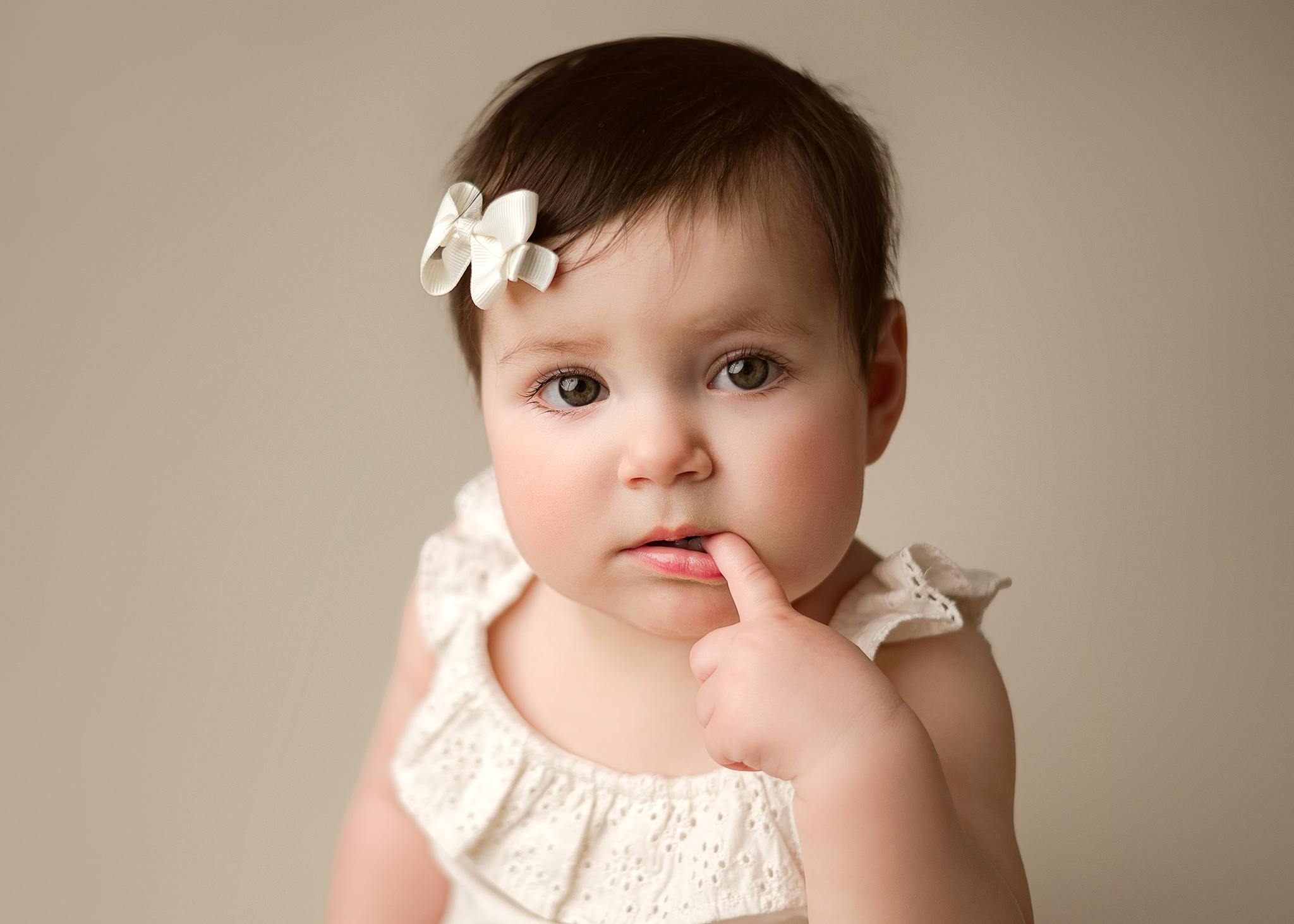 family photography lincoln ne, baby photoshoot lincoln, nebraska photographer, lincoln ne photographers, babygirl photographed for her 8 month milestone