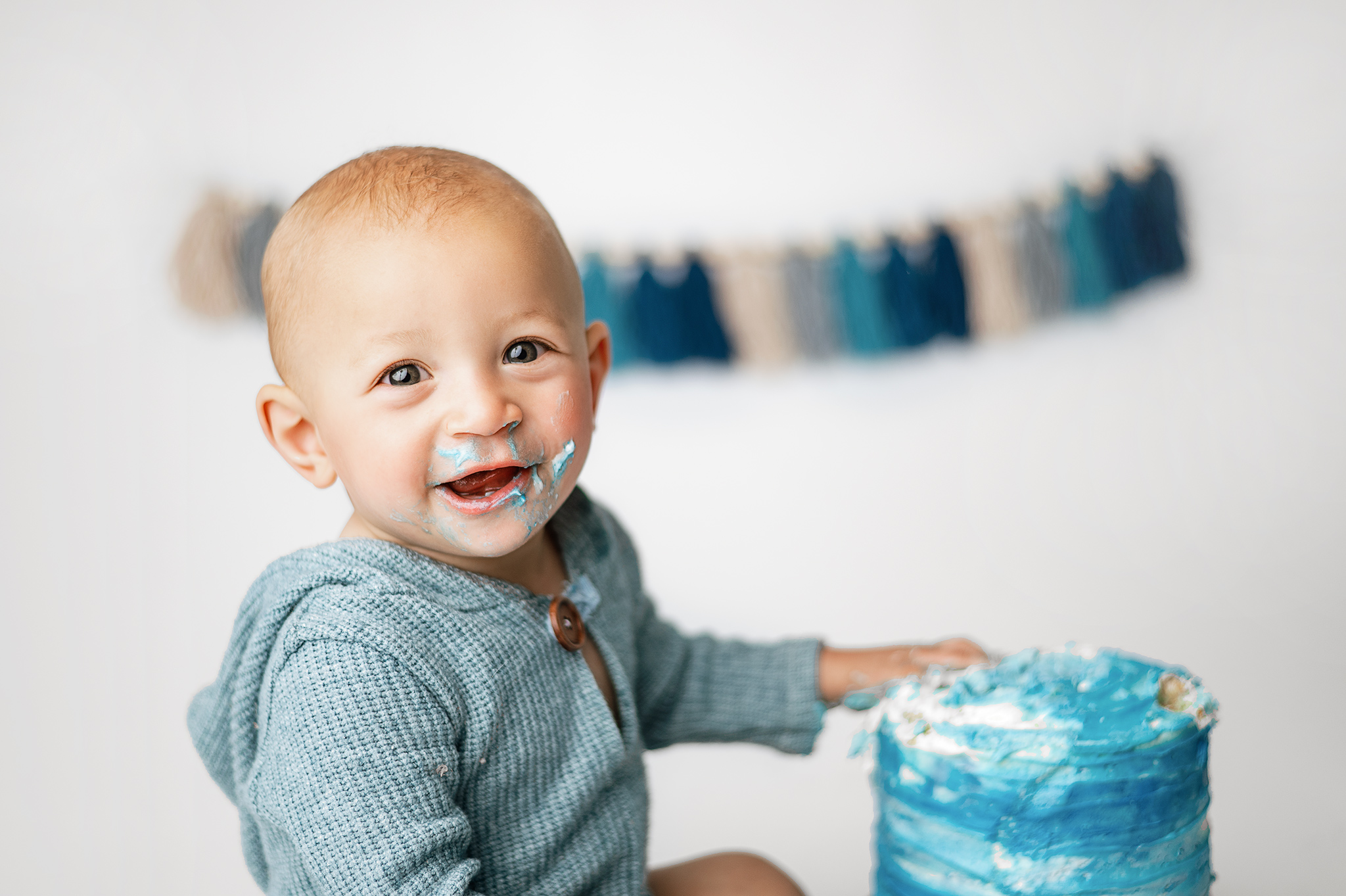 nebraska baby photography, baby photographer with studio, cake smash photography lincoln nebraska, omaha baby photographer