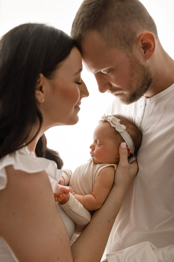 nebraska newborn photographer, family of 3 newborn poses, omaha newborn photography