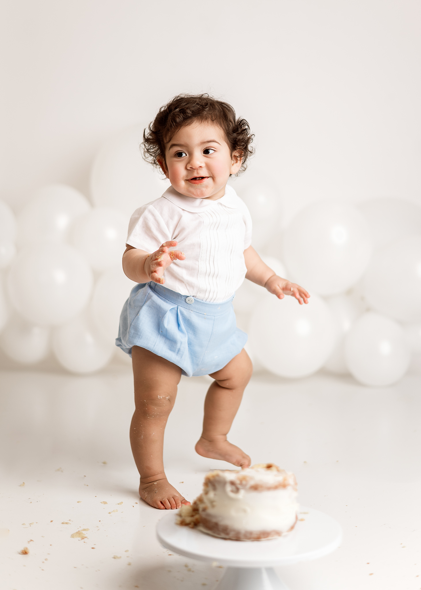 BFP_9112 first birthday photoshoot ideas, sesame street cake smash colors, bold cake smash, first birthday photography nebraska, family activities lincoln ne, birthday party ideas, nebraska birthday venues